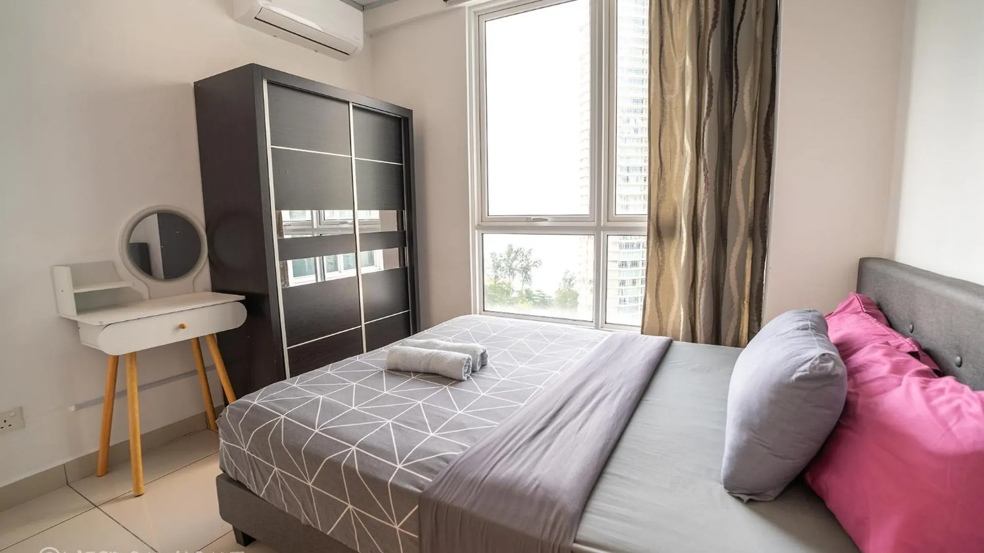 Апартаменты Seaview Mansion One Georgetown Джорджтаун